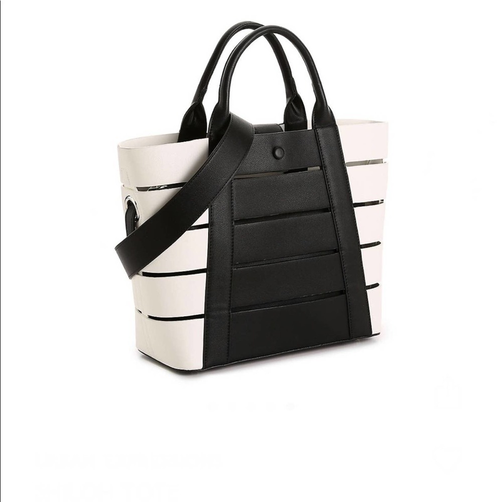 COPY - FINAL SALEUrban Expressions Black and White Tote